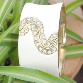 Trendy White Bracelet