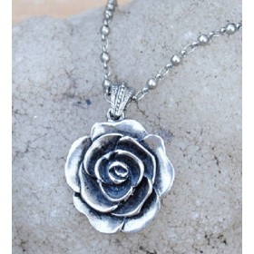 ROSE SILVER PENDANT 