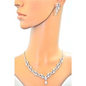 Artistic Diamond Necklace Set