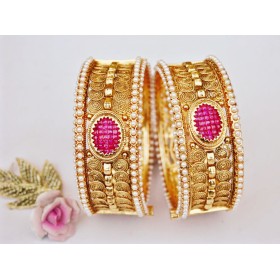 Antique Gold Spiral Ruby Kada Bangle