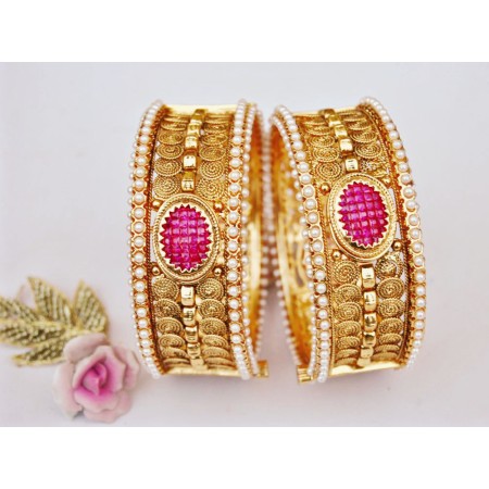 Antique Gold Spiral Ruby Kada Bangle