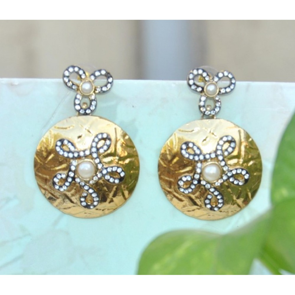 3/8 CT. T.W. Diamond Solitaire Vintage-Style Stud Earrings in 10K Gold |  Zales